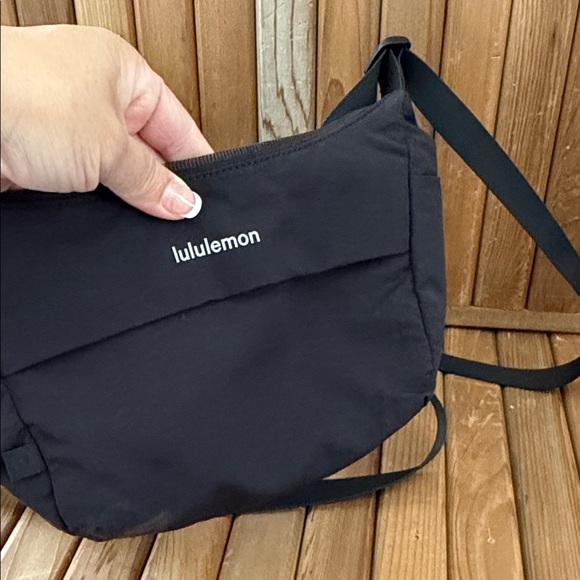 Lululemon Everywhere Belt Bag Black Crossbody Waist Pack 1L - Picture 12 of 12